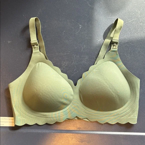 Momcozy Seamless Pine Green Nursing Bra - Picture 2 of 5